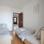 House Ingrid 아파트