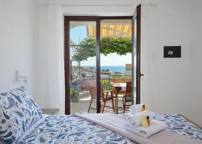 House Ingrid 아파트 풀라