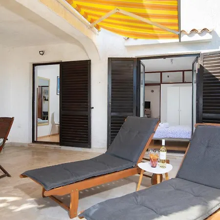 House Ingrid Apartment