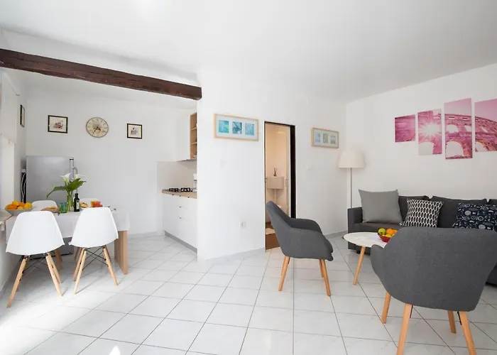 House Ingrid Διαμέρισμα Πούλα