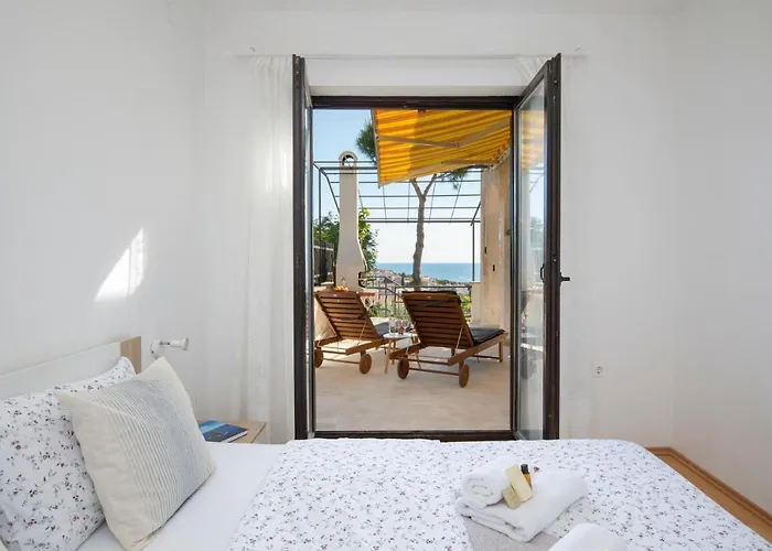 House Ingrid * Πούλα